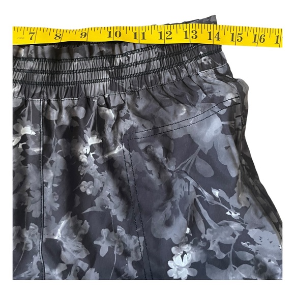 Athleta Savannah Jogger Pants Black Floral Camo Size 10 Tall Athlesiure - Picture 8 of 13